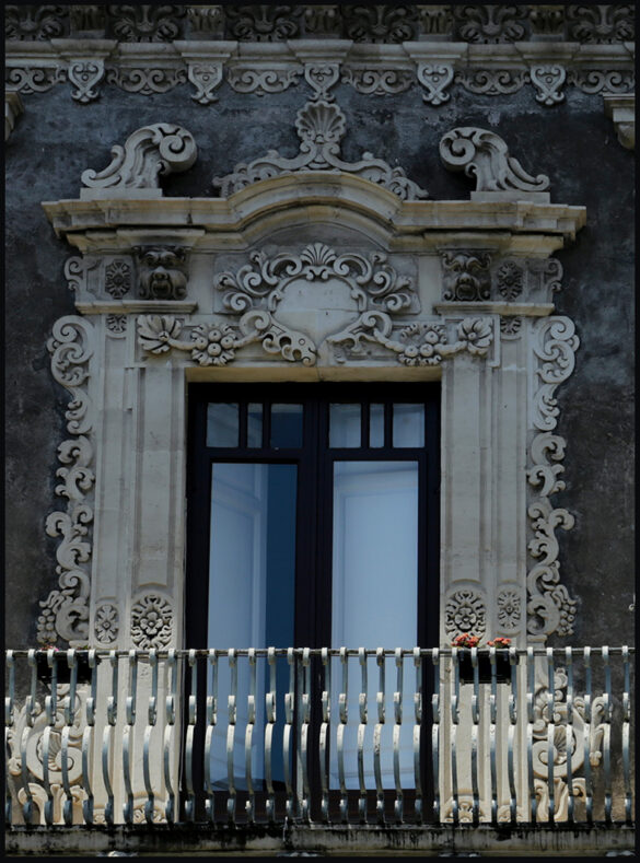 UN BALCONE DI CATANIA