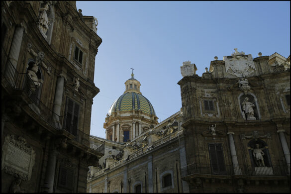 LA CUPOLA DELLA CHIESA DEI TEATINI A PALERMO