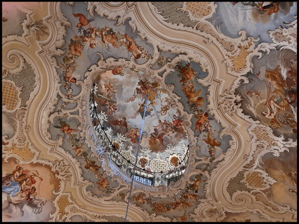 SOFFITTO A CHITARRA DELLA SALA DI PALAZZO BISCARI - CATANIA