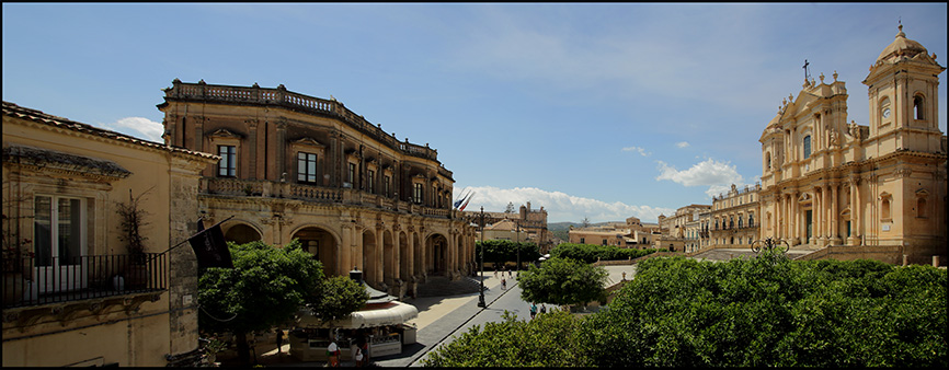Noto: Palazzo Ducezio e la Cattedrale di San Nicolò