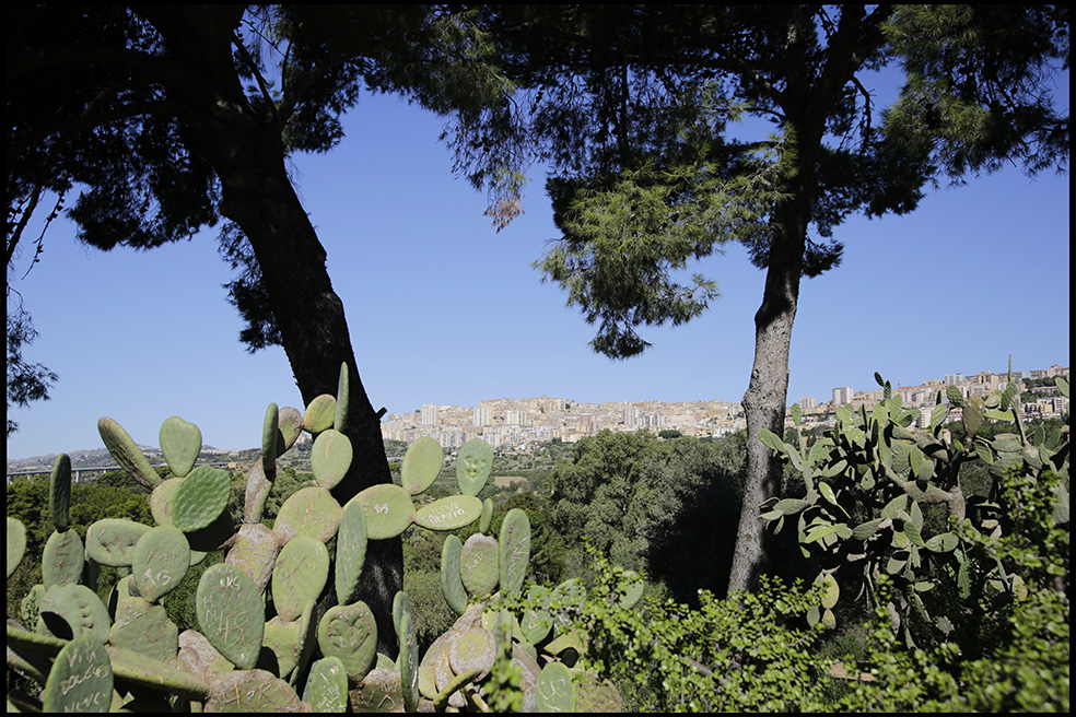 AGRIGENTO MODERNA VISTA DALLA VALLE DEI TEMPLI - SICILIA